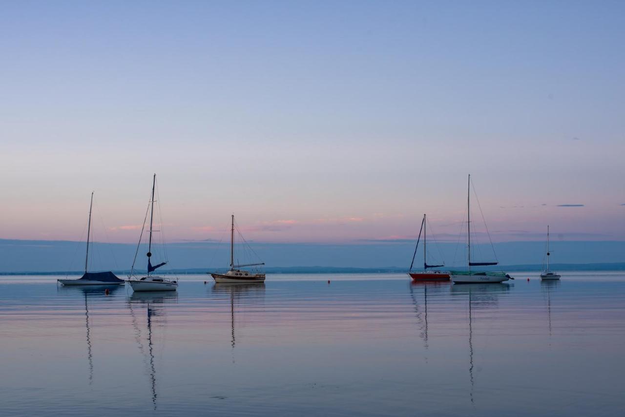 Zsanett Hotel Balatonkeresztúr Dış mekan fotoğraf